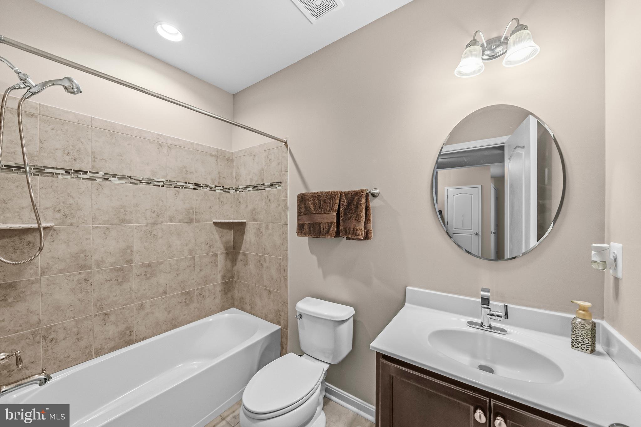 RIVER GATE ESTATES - Residential