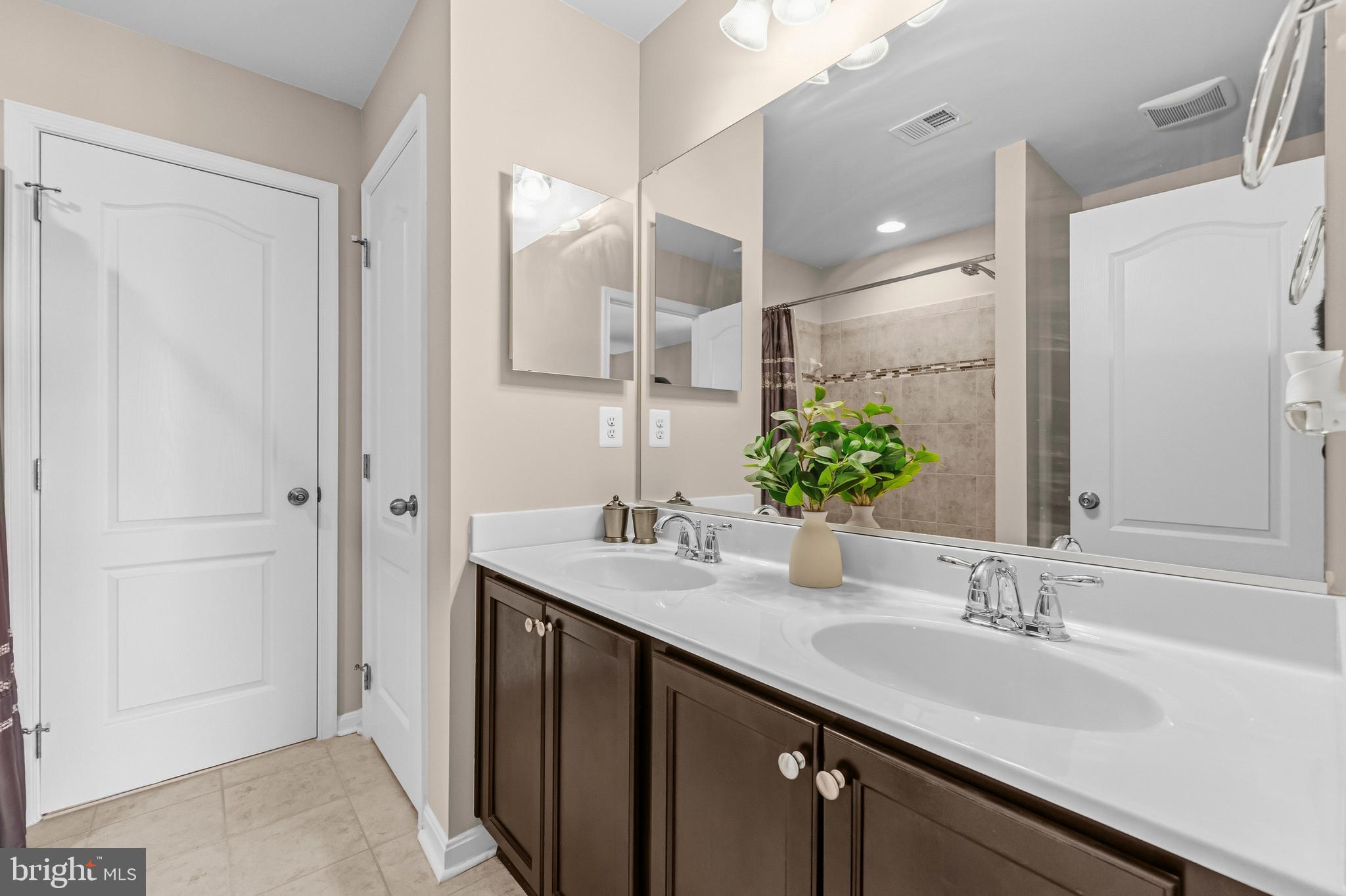RIVER GATE ESTATES - Residential