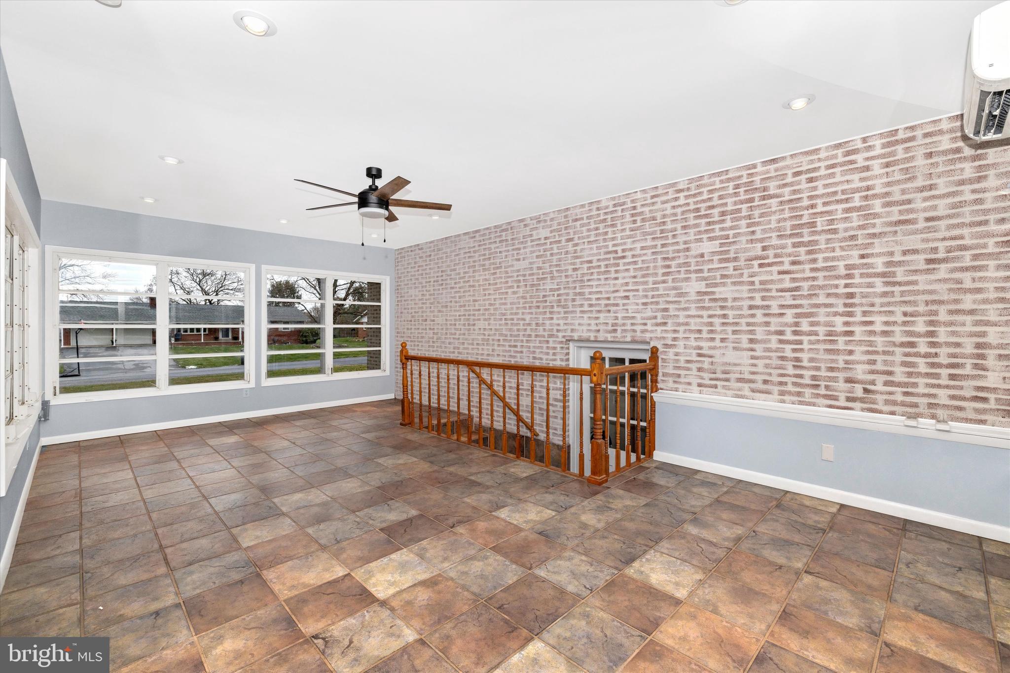 BROADVIEW ACRES - Residential