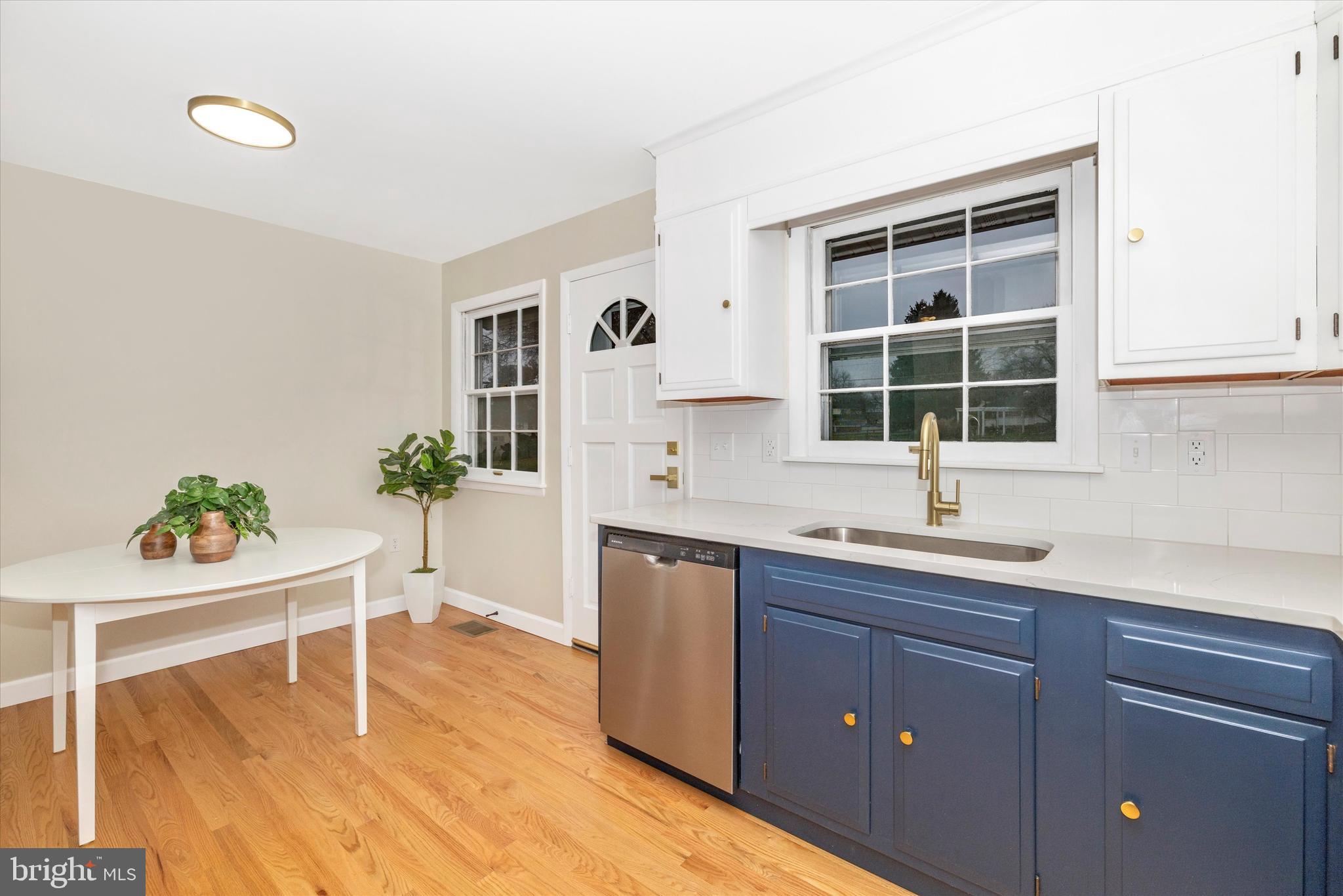 BROADVIEW ACRES - Residential