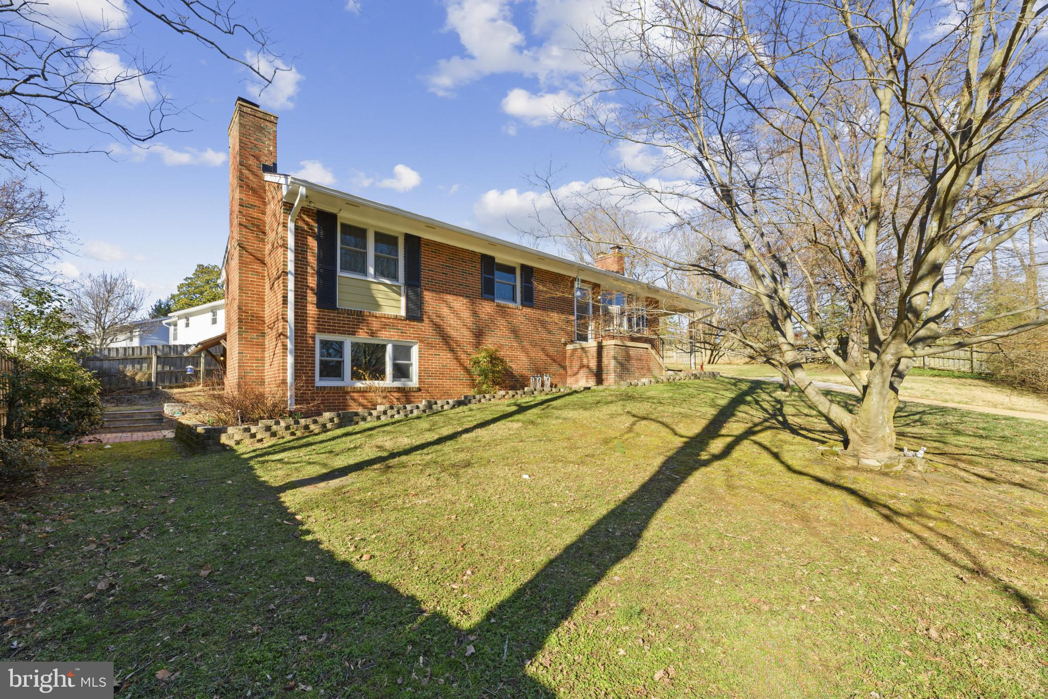 ROLLING KNOLLS - Residential