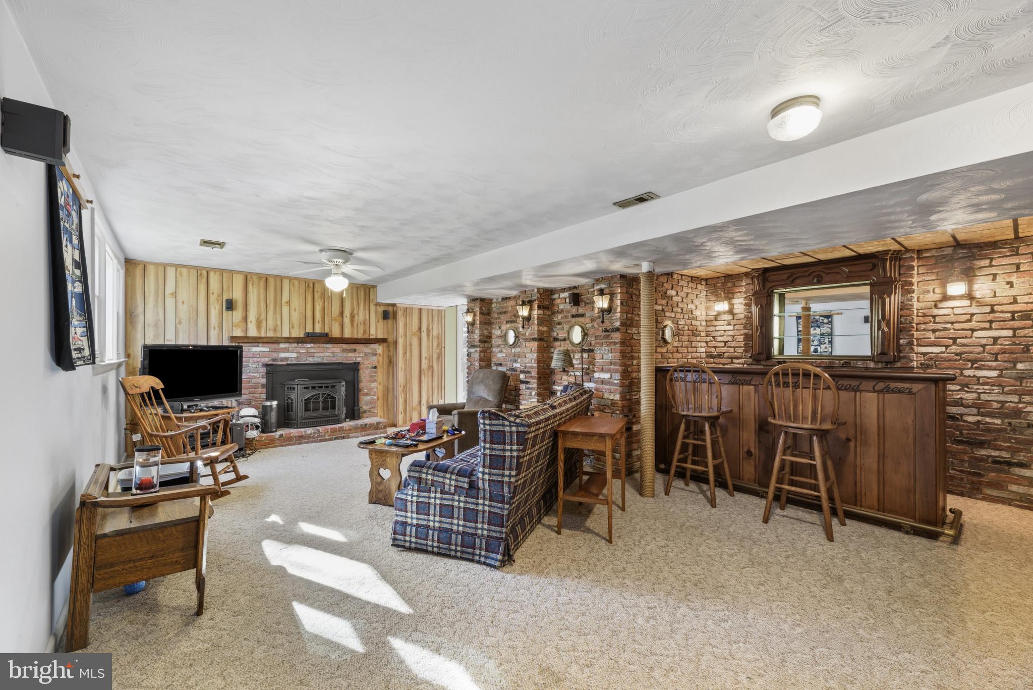 ROLLING KNOLLS - Residential