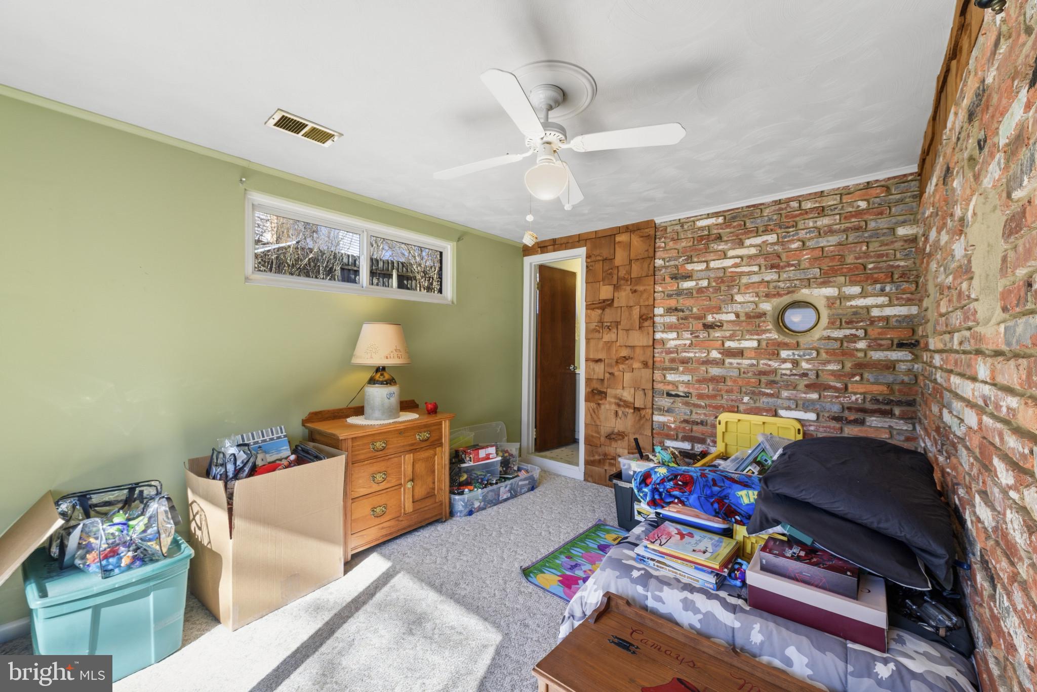 ROLLING KNOLLS - Residential