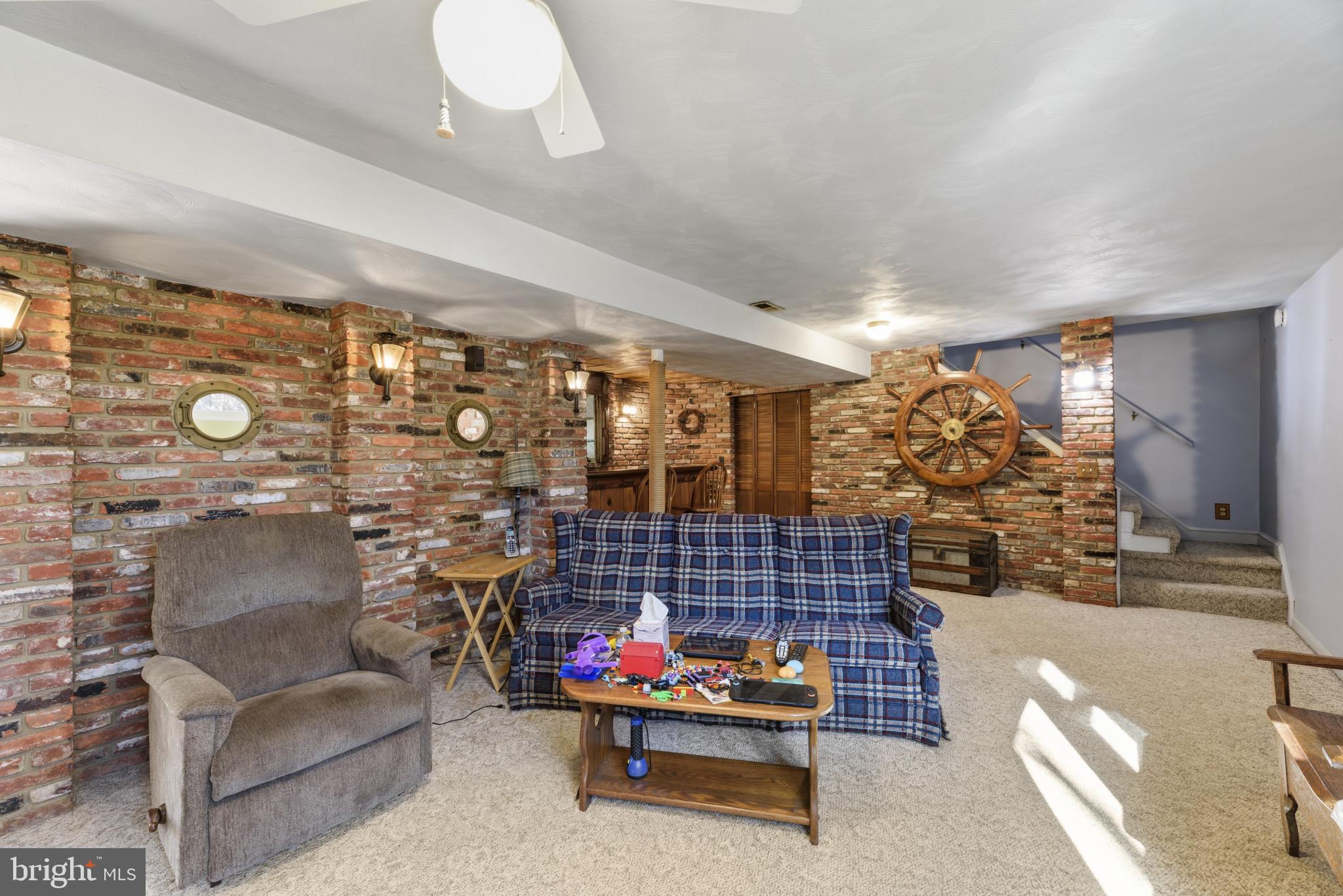 ROLLING KNOLLS - Residential