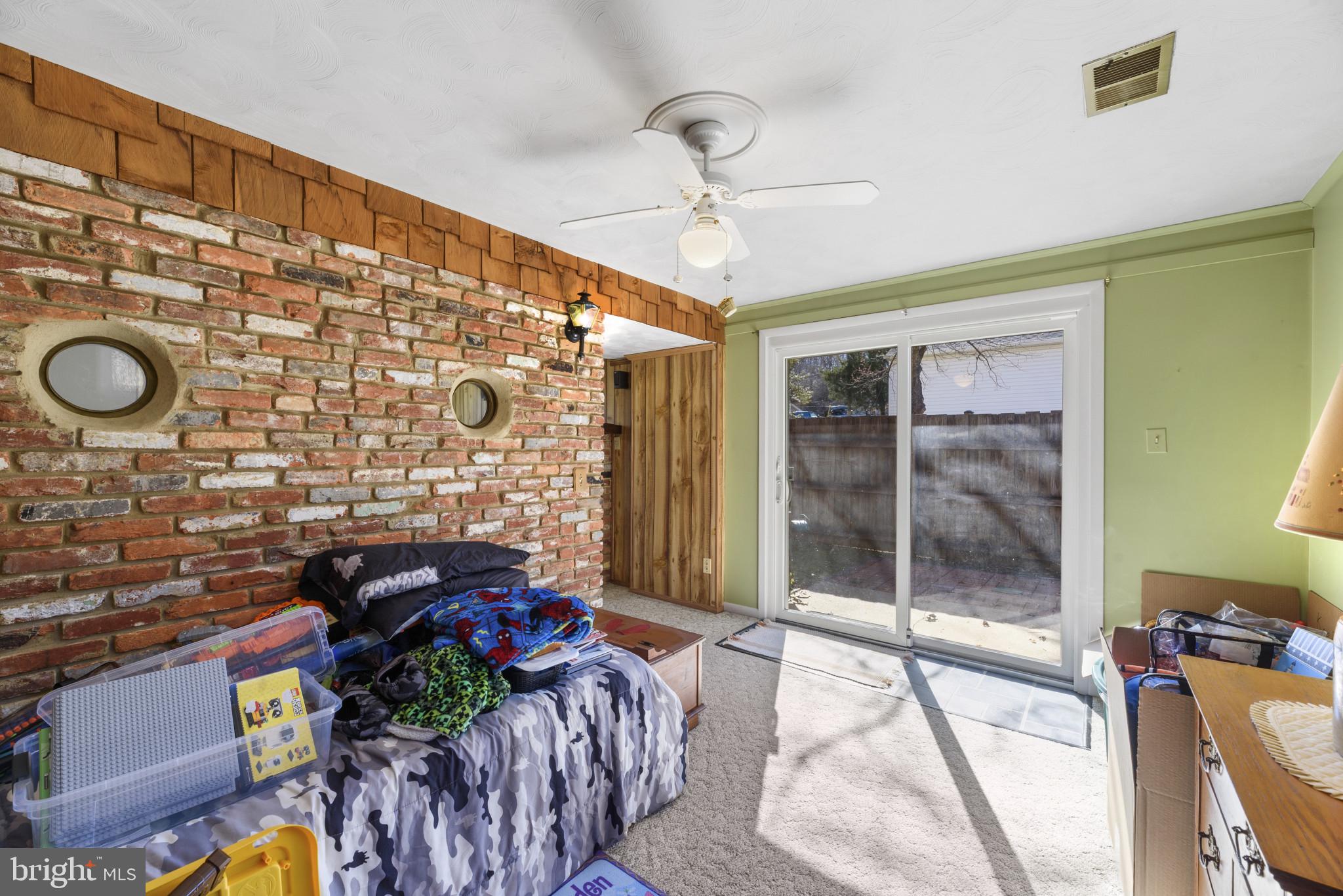 ROLLING KNOLLS - Residential