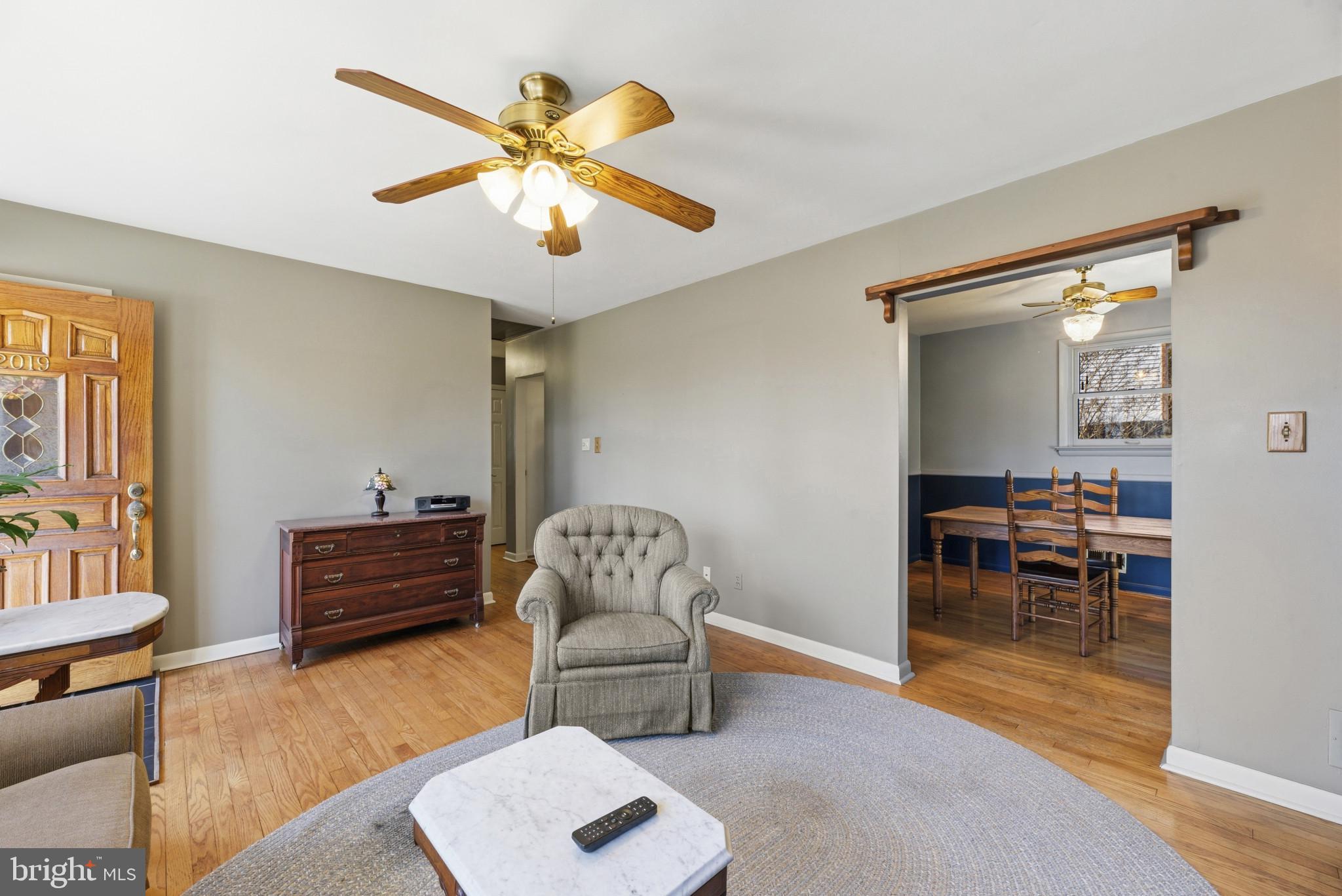 ROLLING KNOLLS - Residential