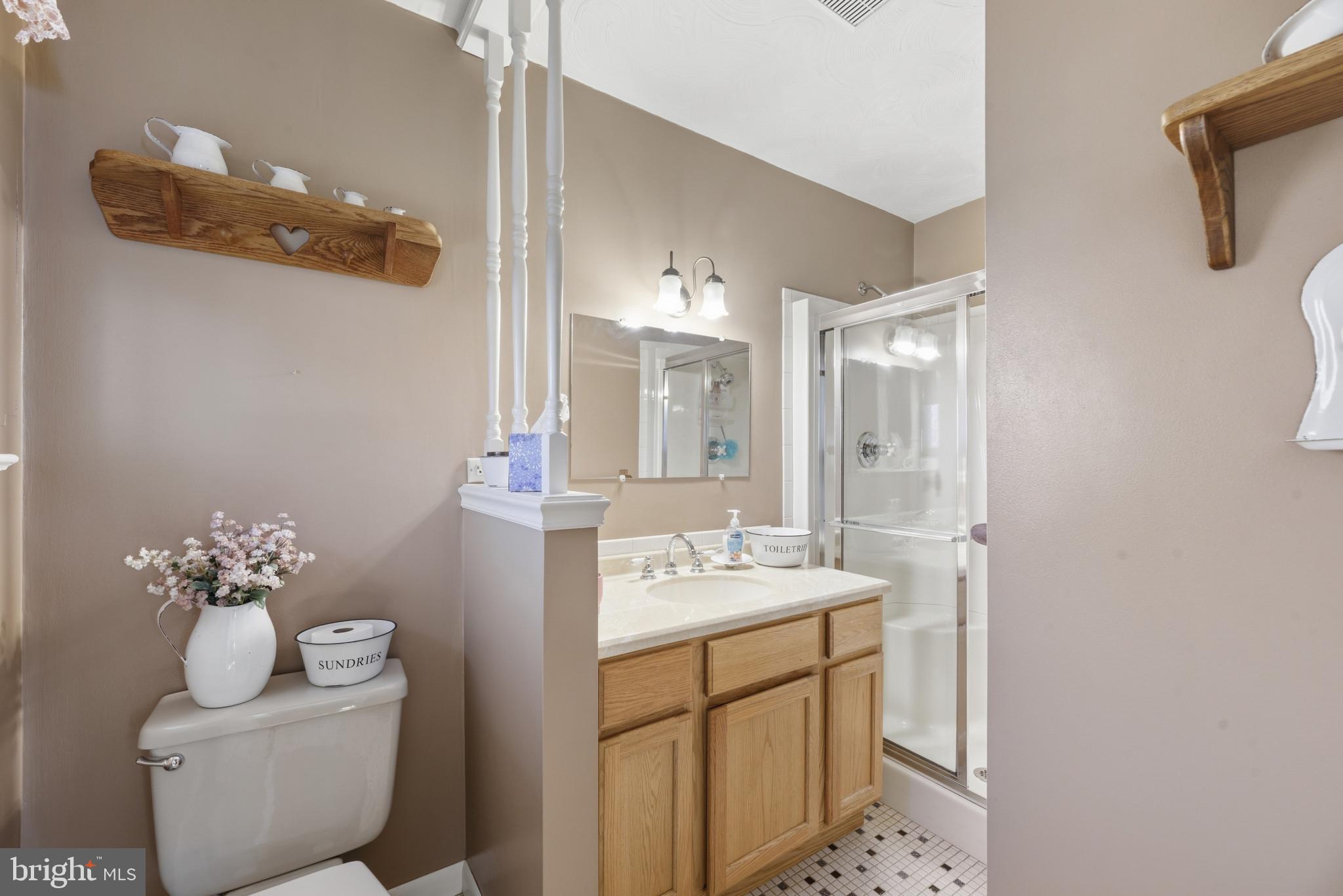 ROLLING KNOLLS - Residential