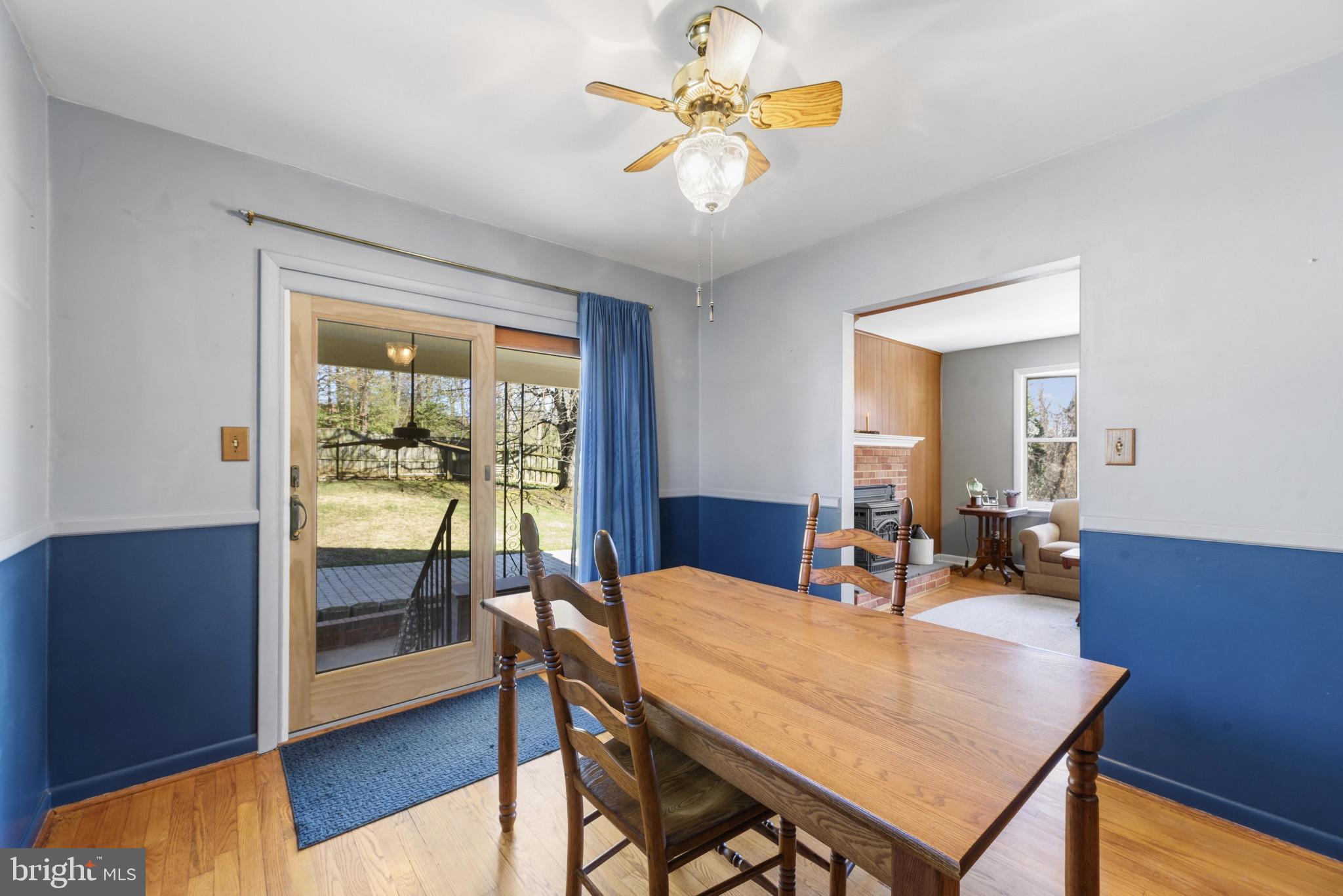 ROLLING KNOLLS - Residential