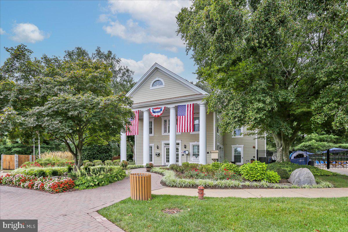 WELLINGTON/CLOVERHILL - Residential