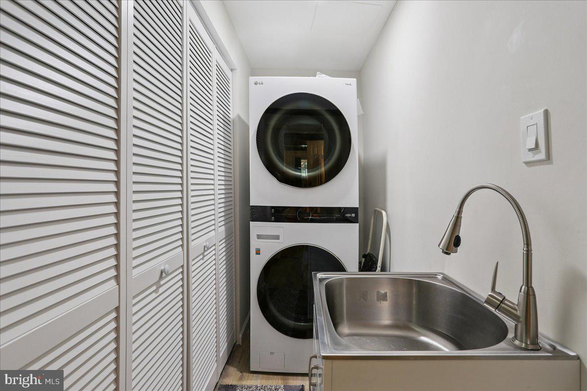 WELLINGTON/CLOVERHILL - Residential