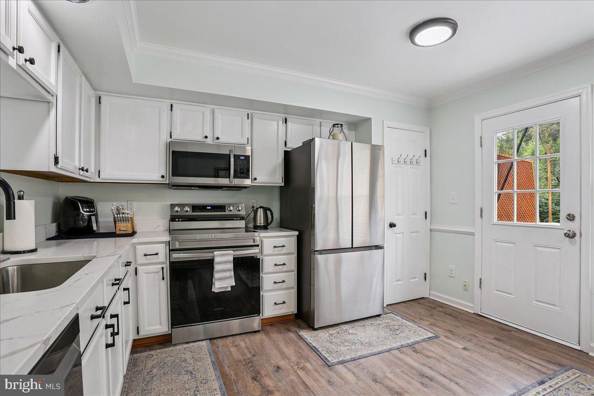 WELLINGTON/CLOVERHILL - Residential