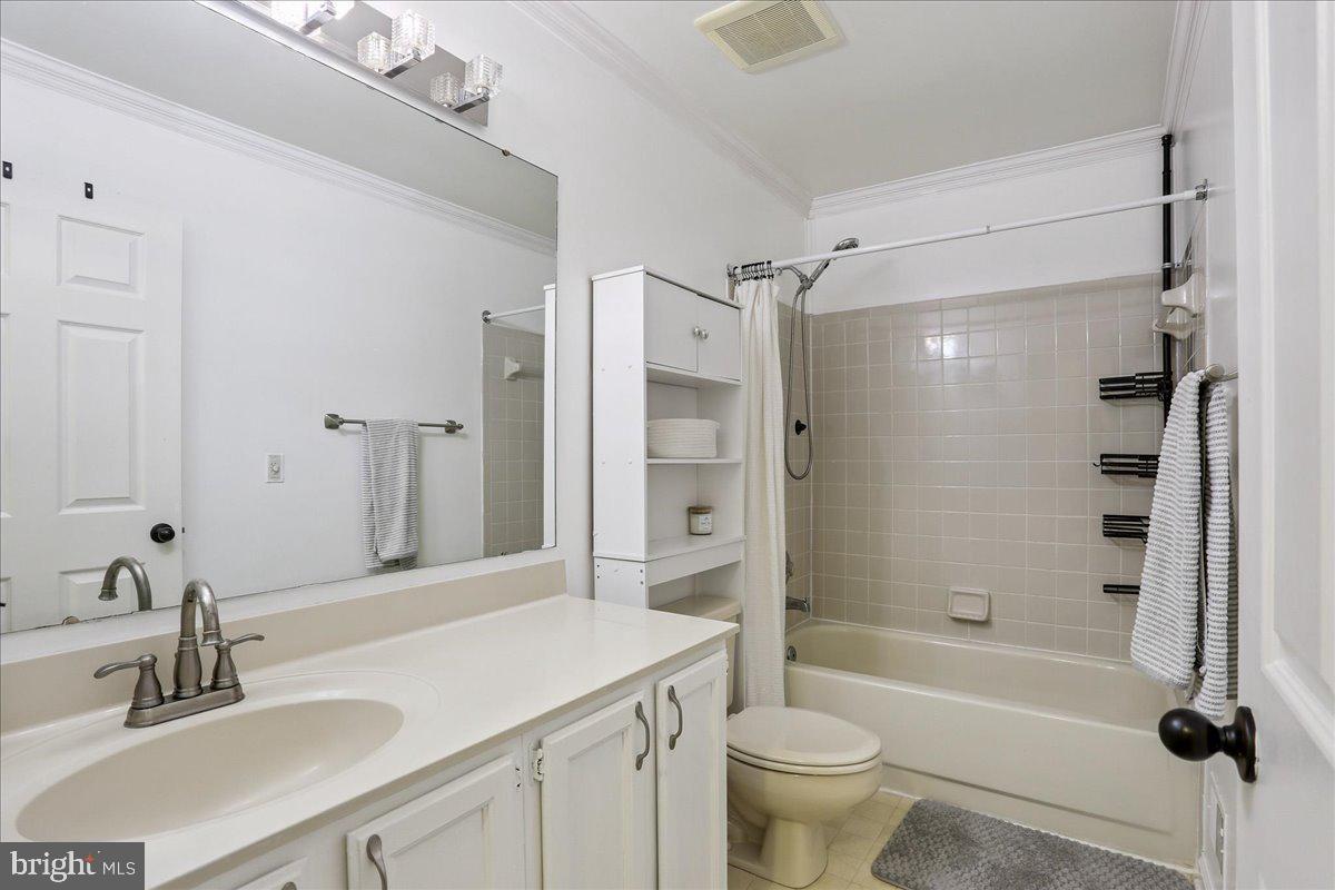 WELLINGTON/CLOVERHILL - Residential