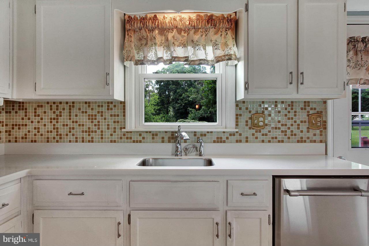 WHITE HALL - Residential