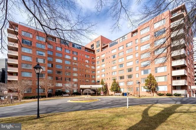 RIVER PLACE - Residential Lease