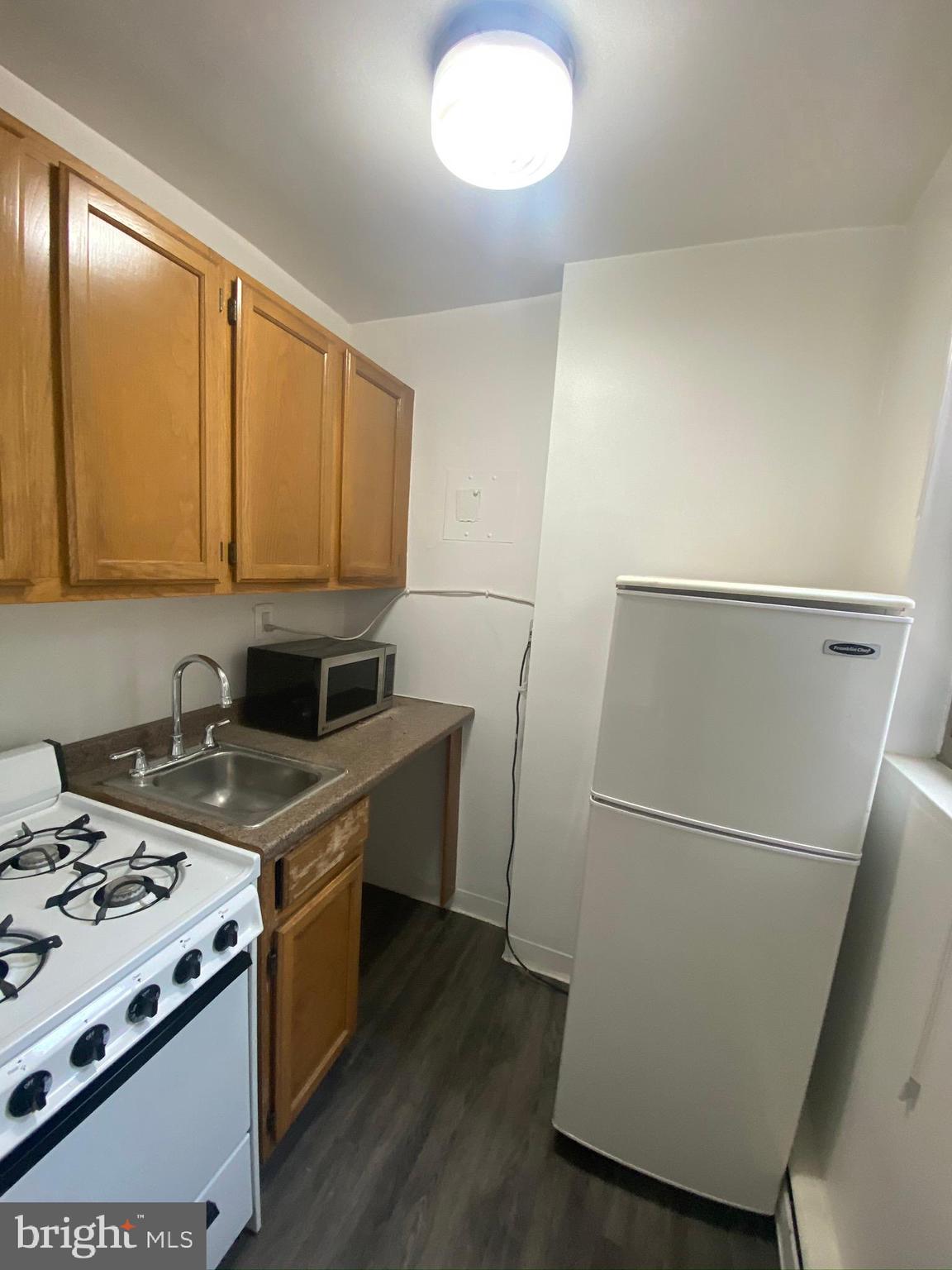 RIVER PLACE - Residential Lease