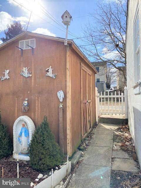 BAER AVENUE - Residential