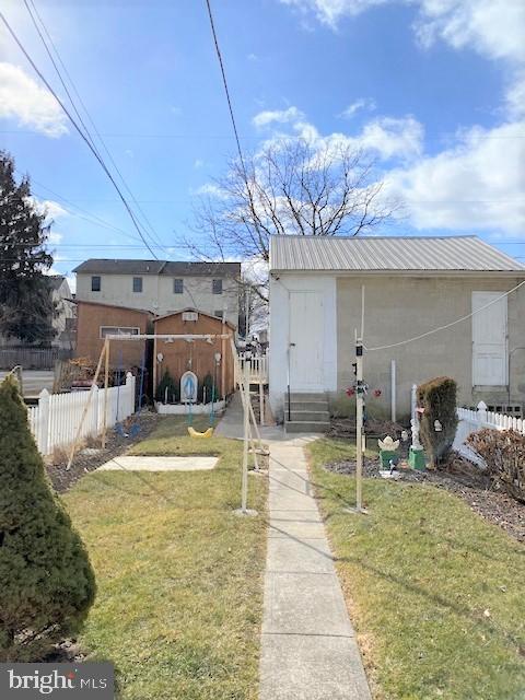 BAER AVENUE - Residential