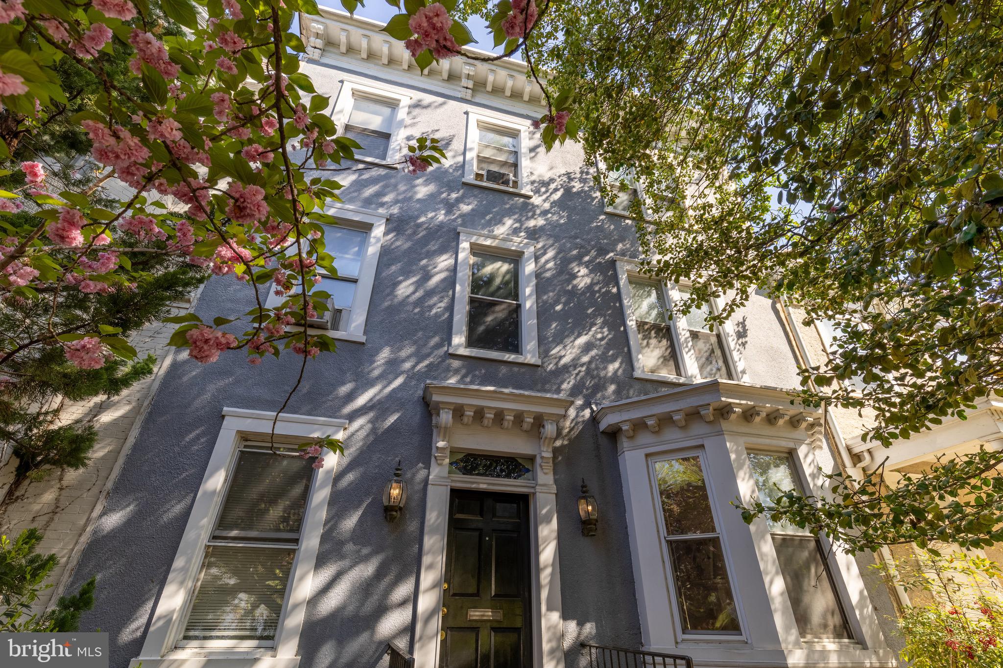 CAPITOL HILL - Residential Income