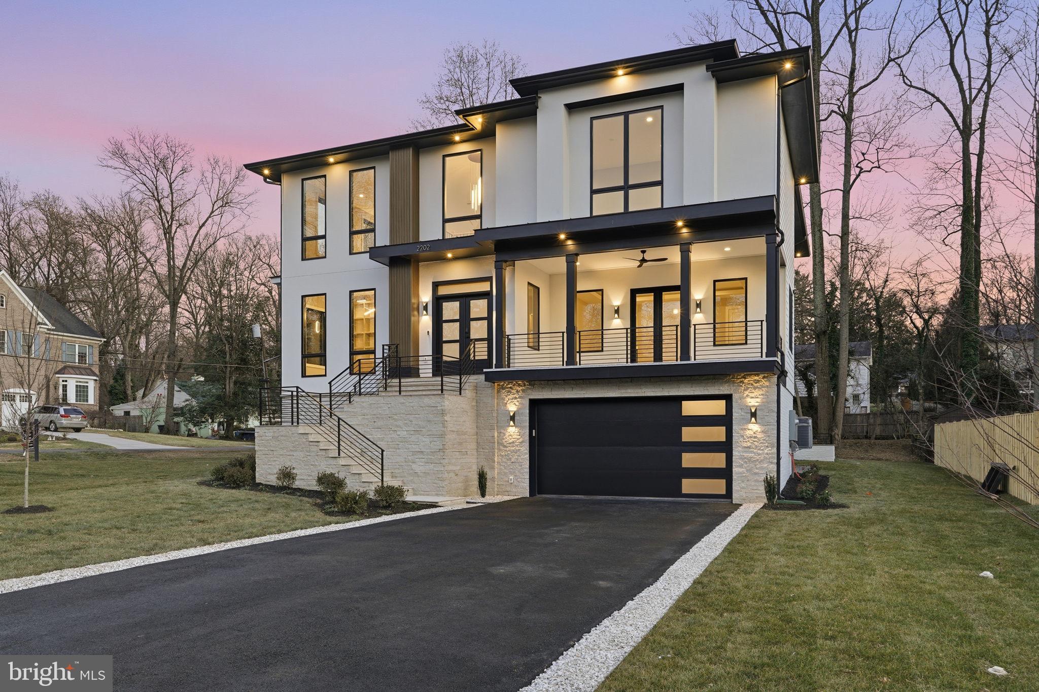 WESTHAMPTON - Residential