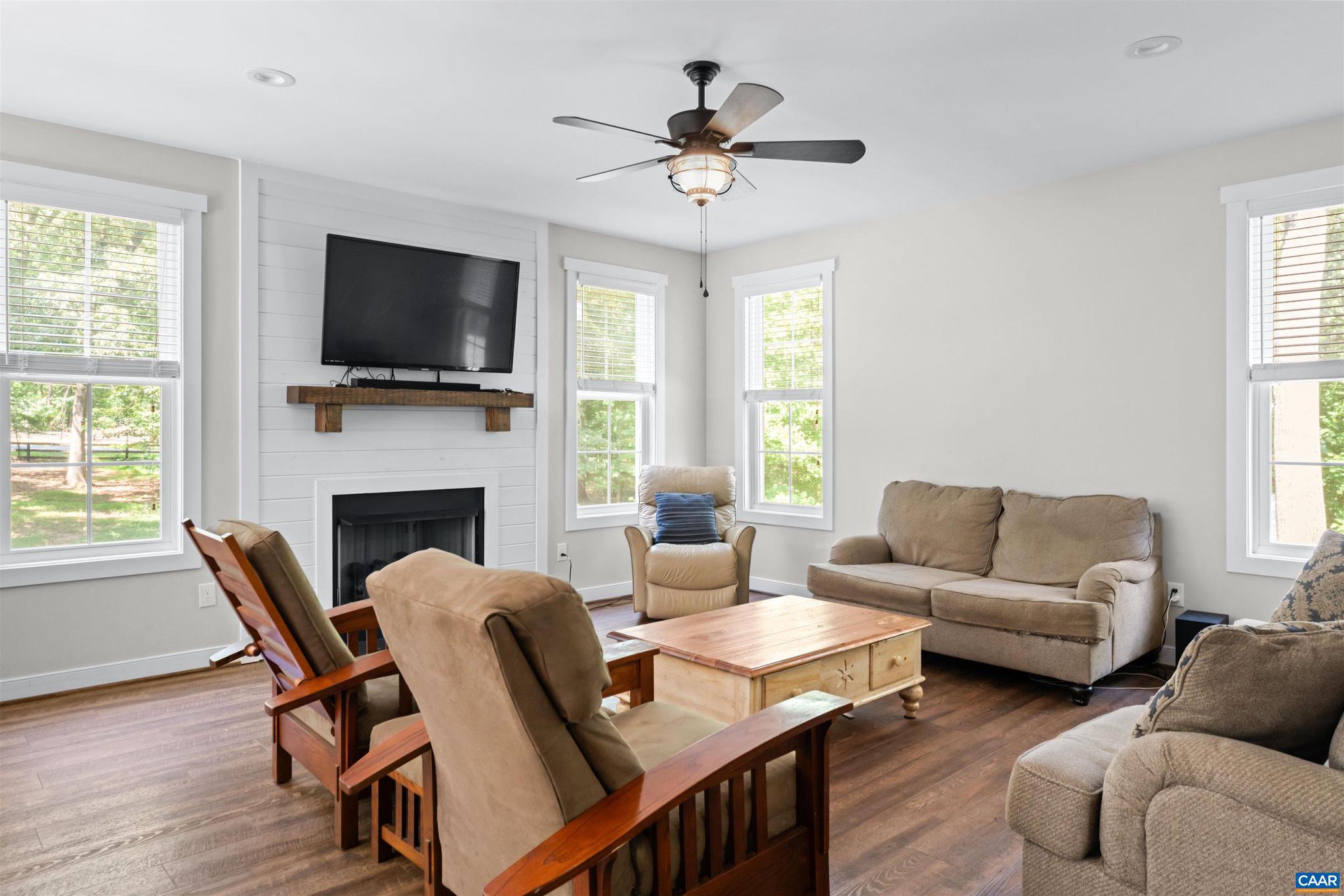 TANAGER WOODS - Residential