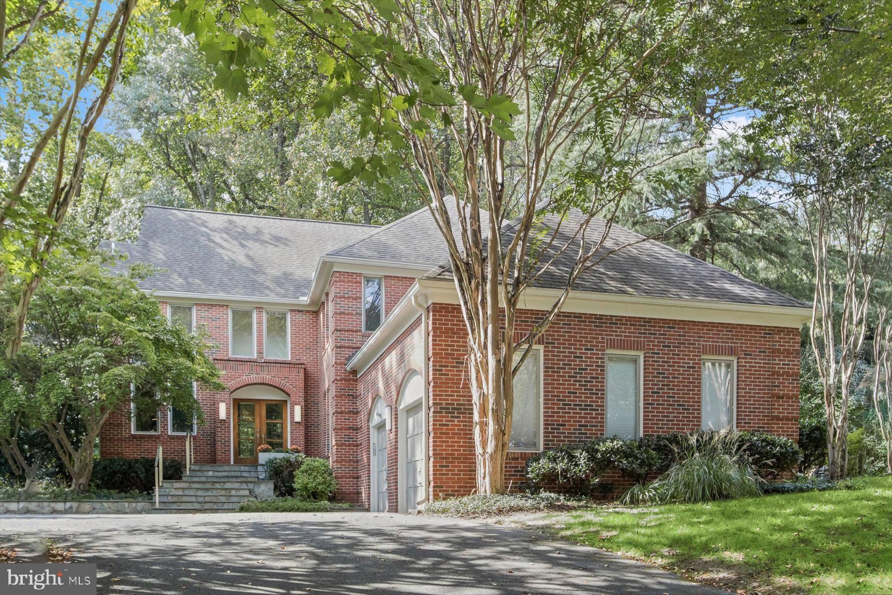 CARDEROCK SPRINGS - Residential