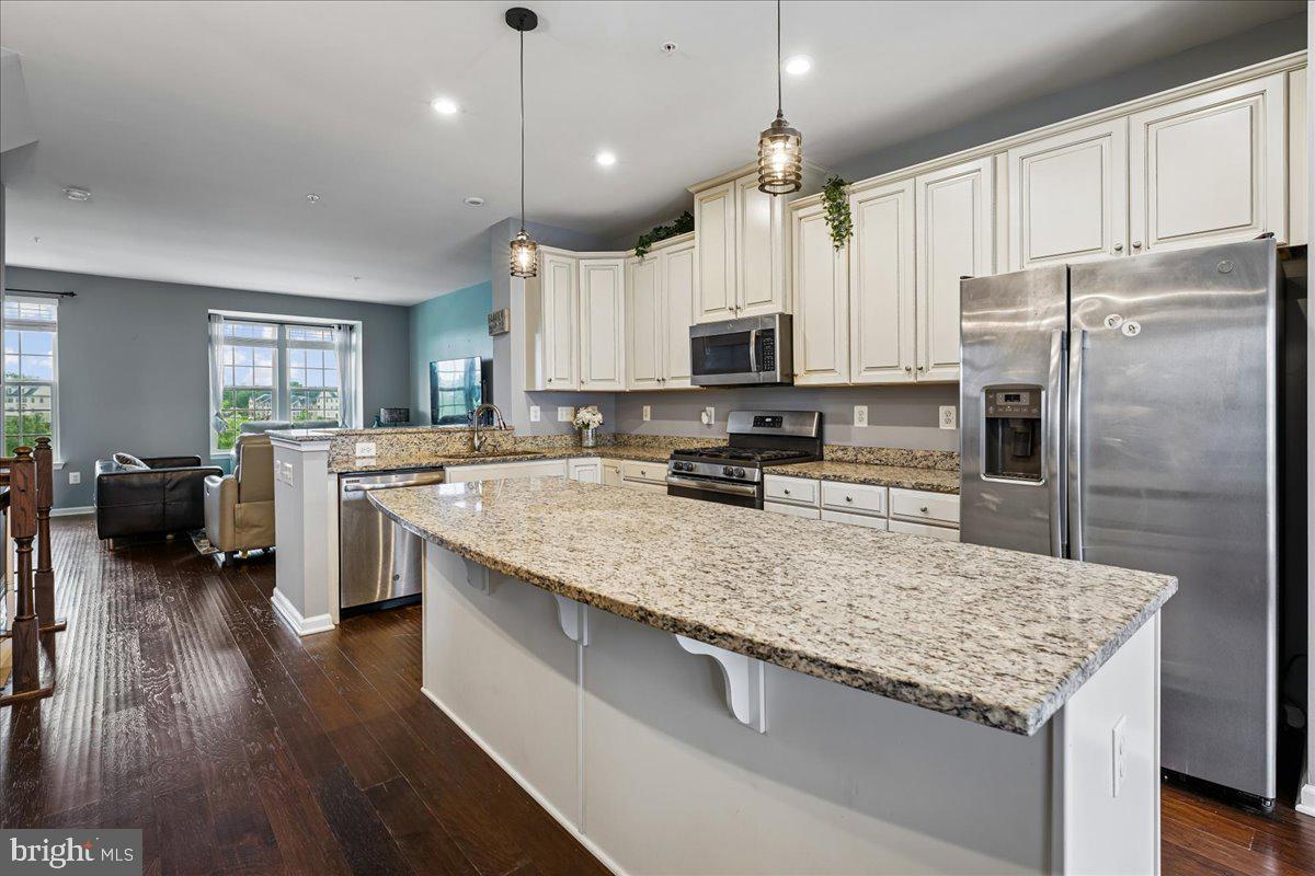OAKDALE VILLAGE - Residential