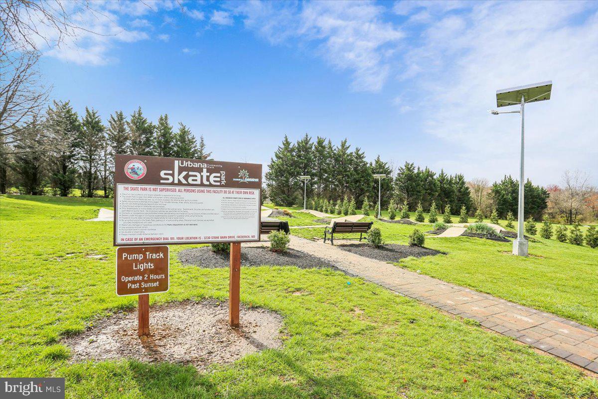 OAKDALE VILLAGE - Residential