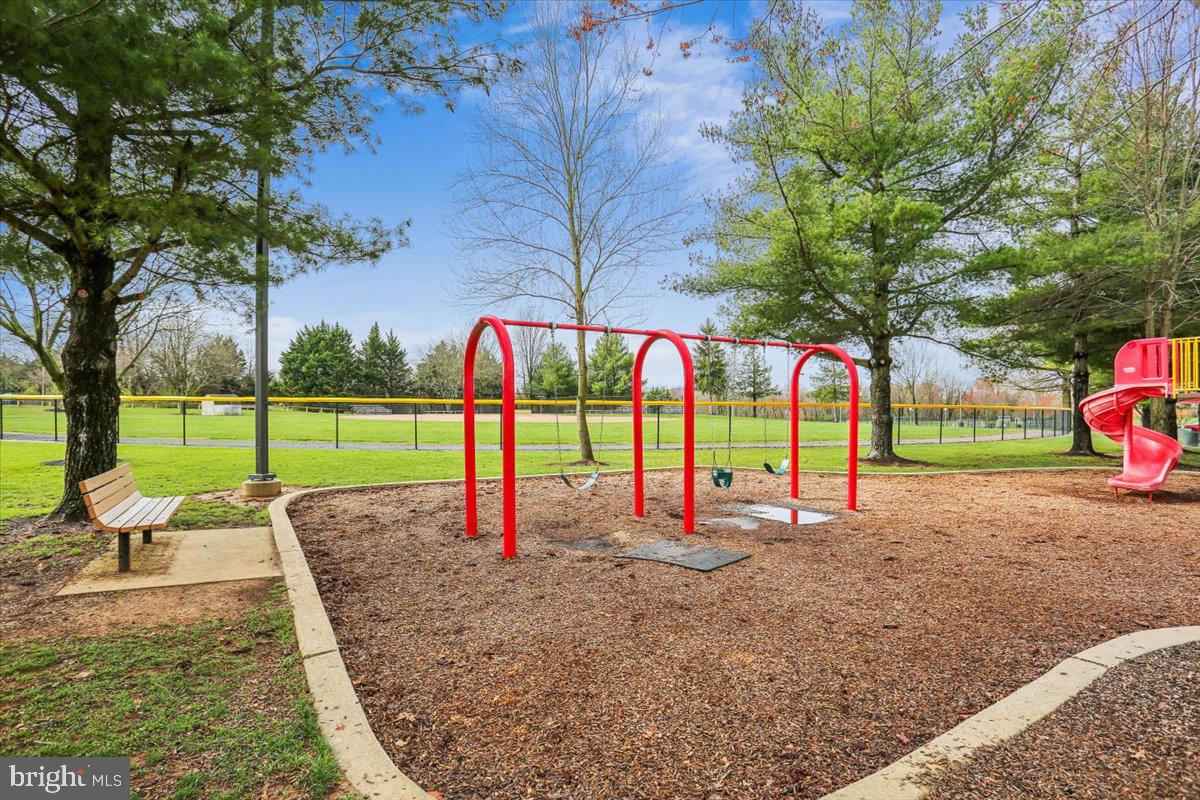 OAKDALE VILLAGE - Residential