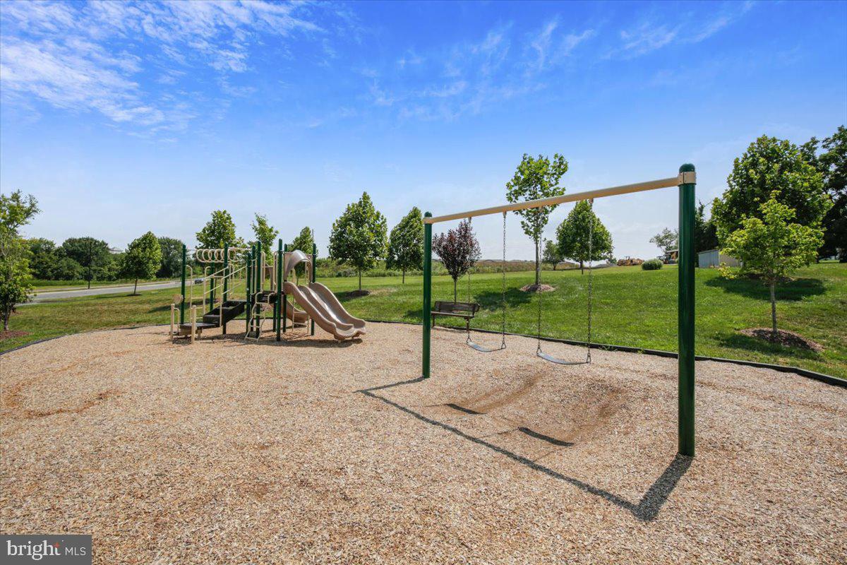 OAKDALE VILLAGE - Residential
