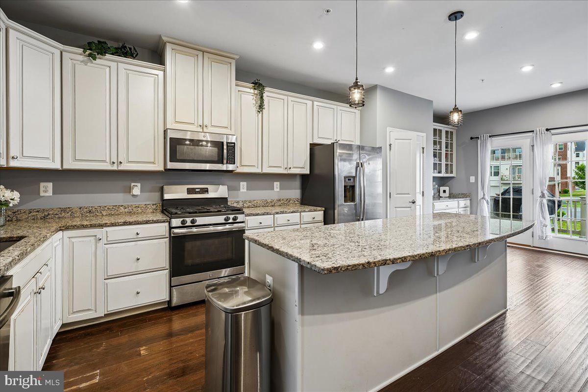 OAKDALE VILLAGE - Residential