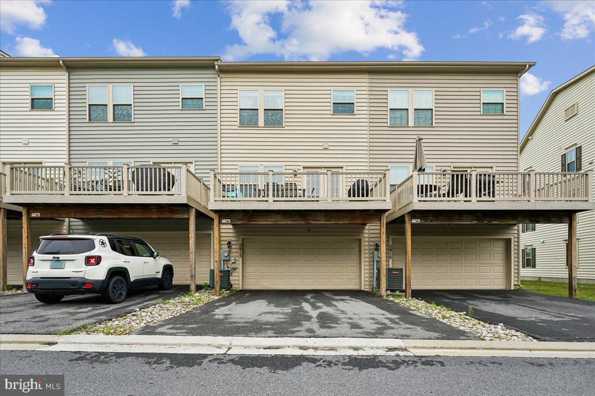 OAKDALE VILLAGE - Residential