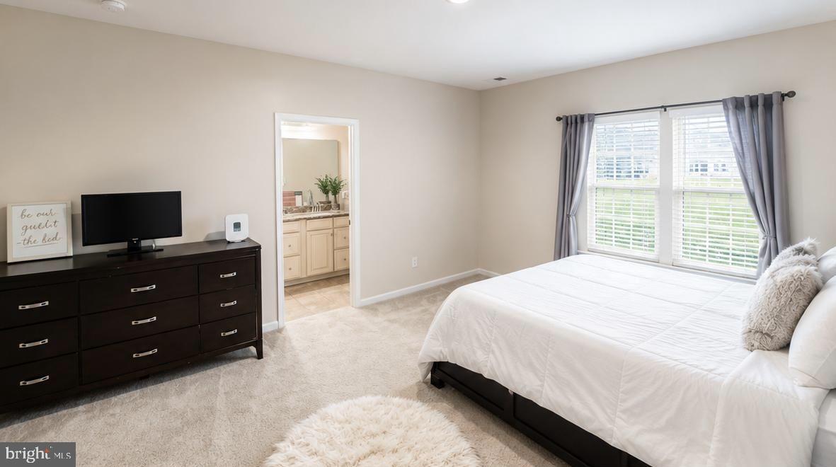 OAKDALE VILLAGE - Residential