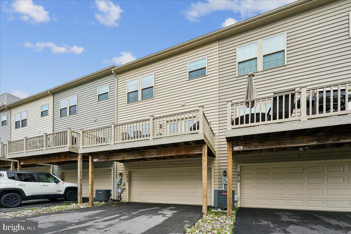 OAKDALE VILLAGE - Residential