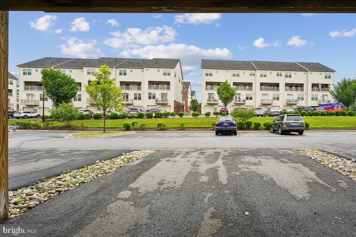 OAKDALE VILLAGE - Residential