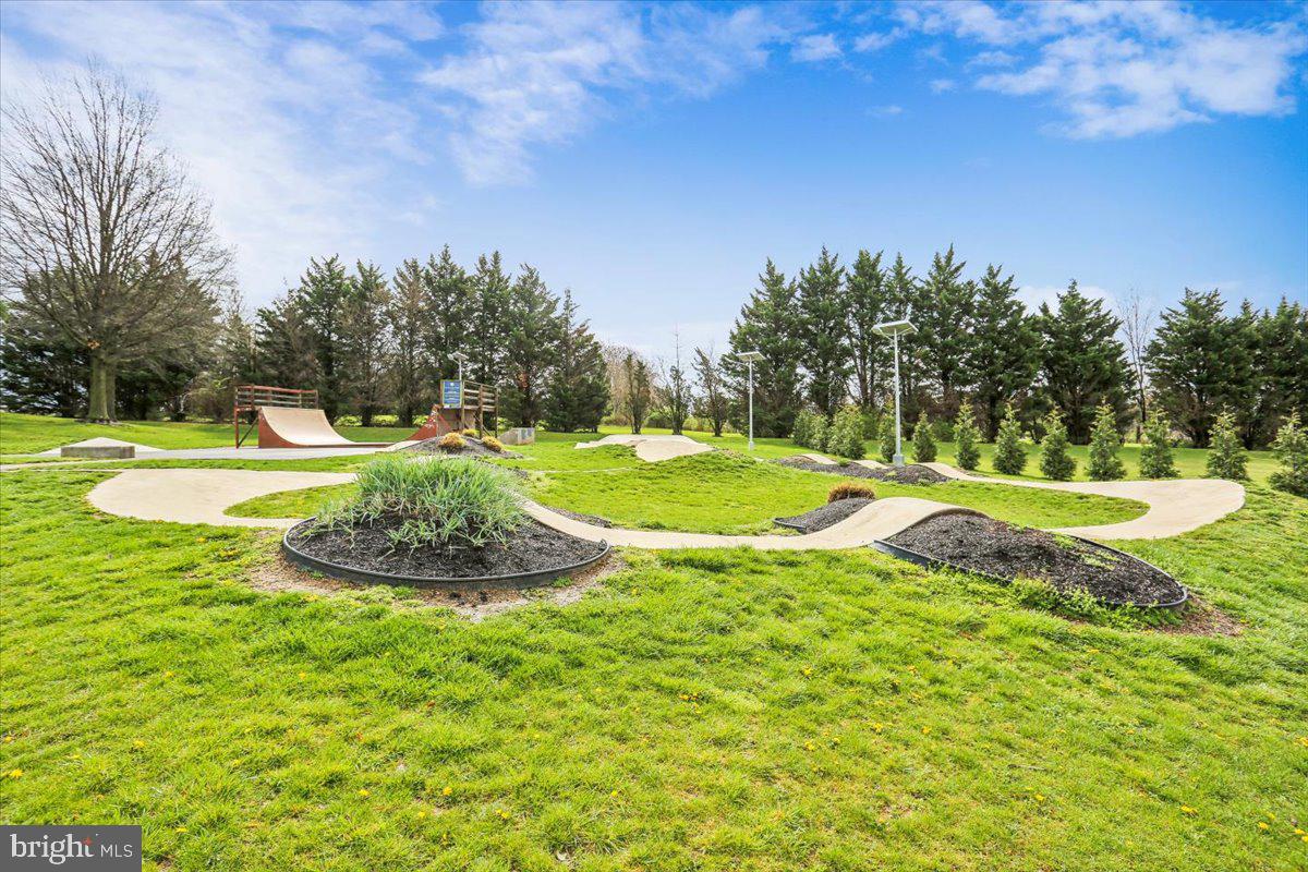 OAKDALE VILLAGE - Residential