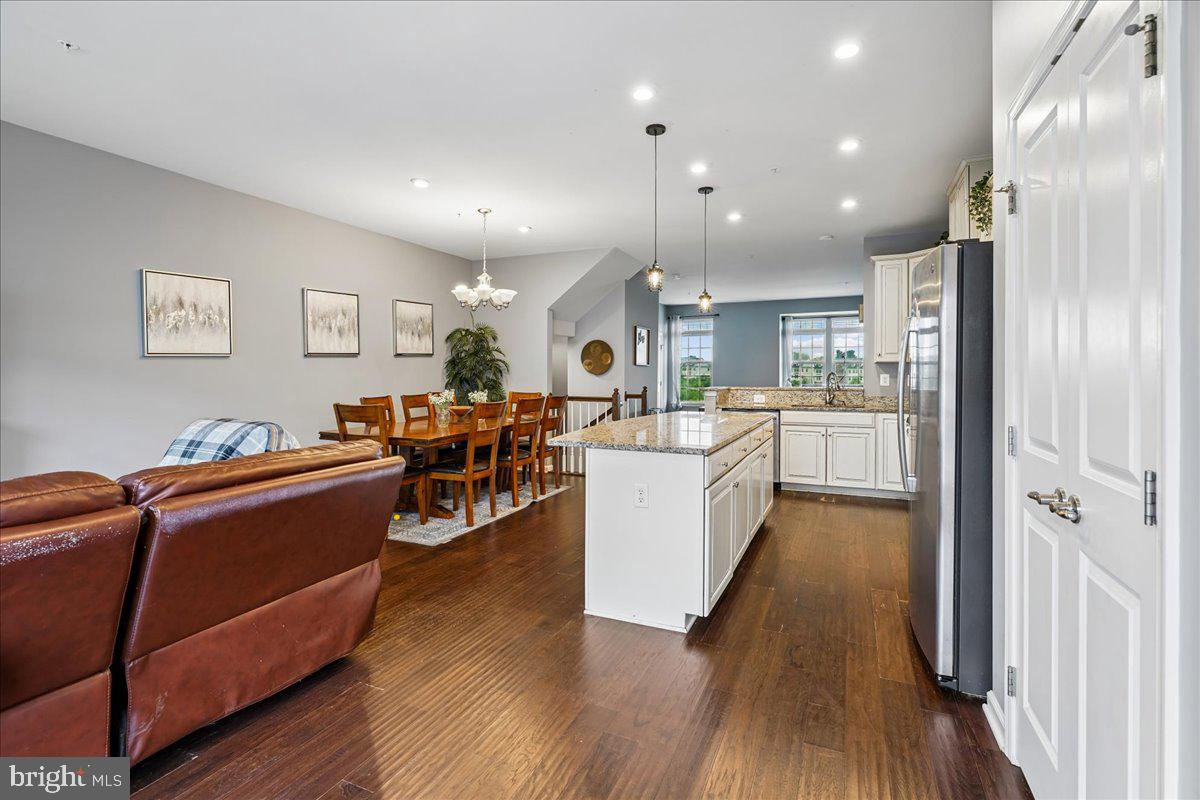 OAKDALE VILLAGE - Residential
