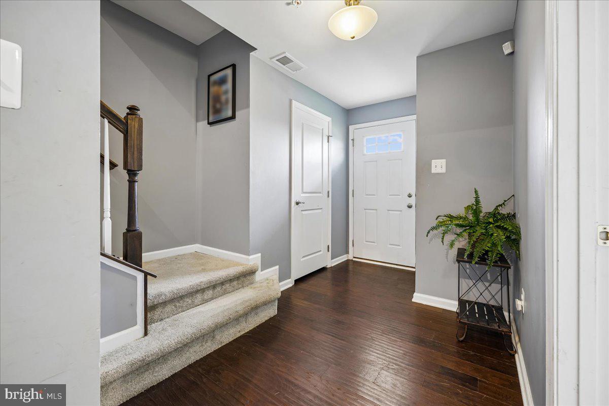 OAKDALE VILLAGE - Residential