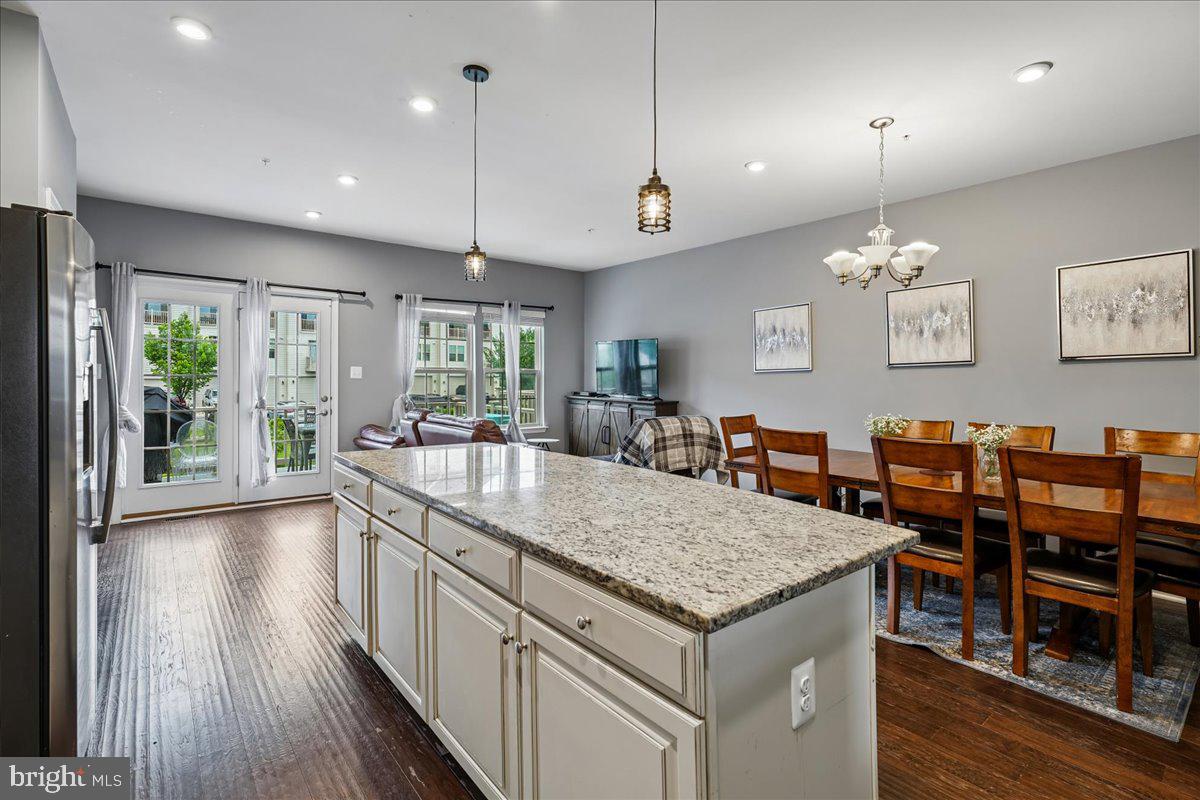OAKDALE VILLAGE - Residential