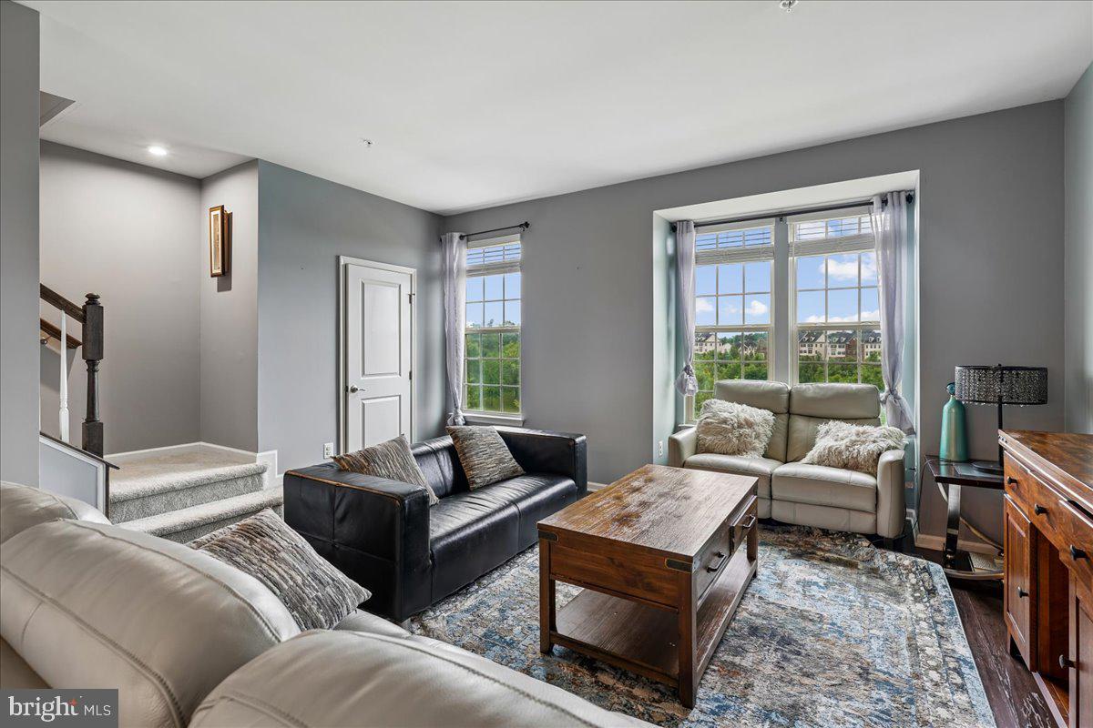 OAKDALE VILLAGE - Residential