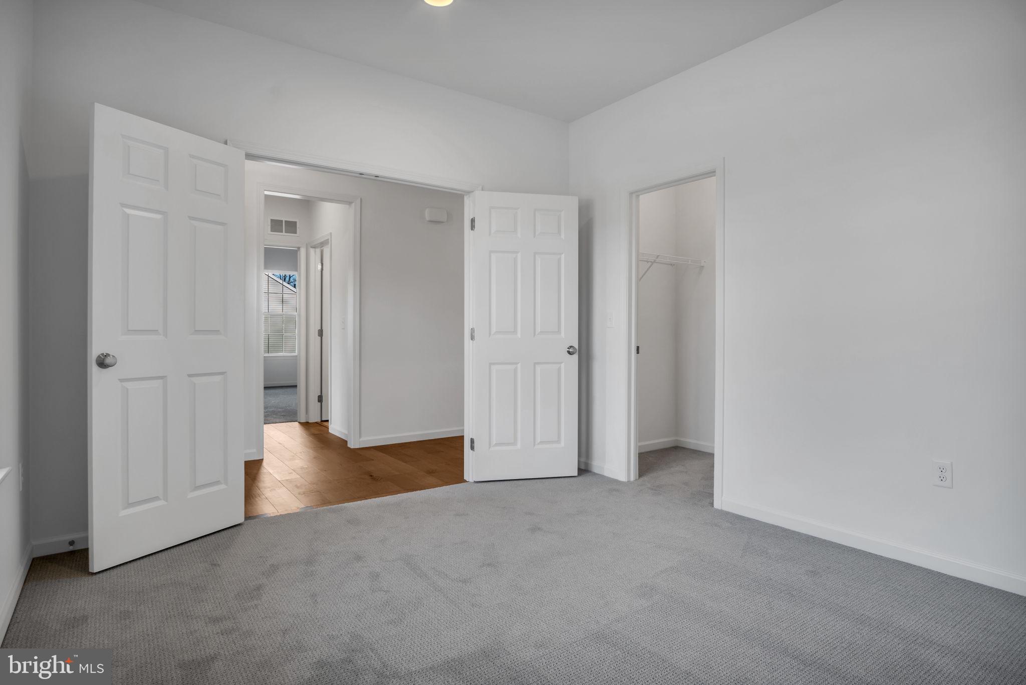 ROCKVILLE ESTATES - Residential