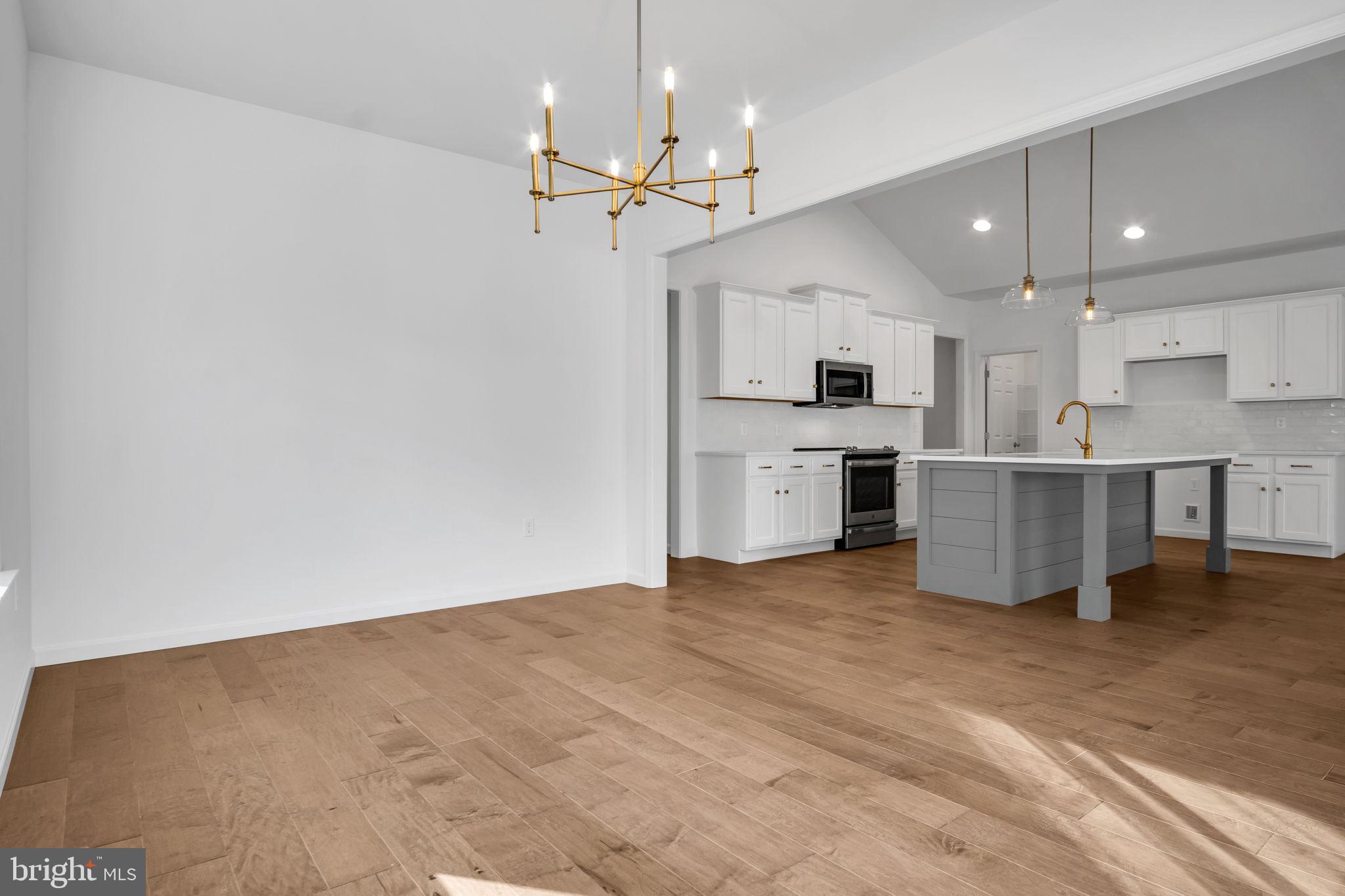 ROCKVILLE ESTATES - Residential