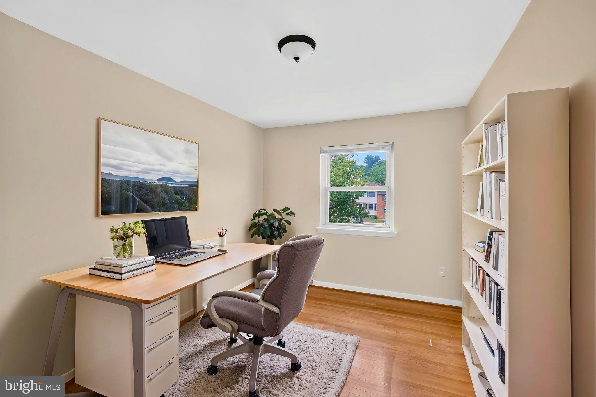 MONIKA COURTS CONDO - Residential