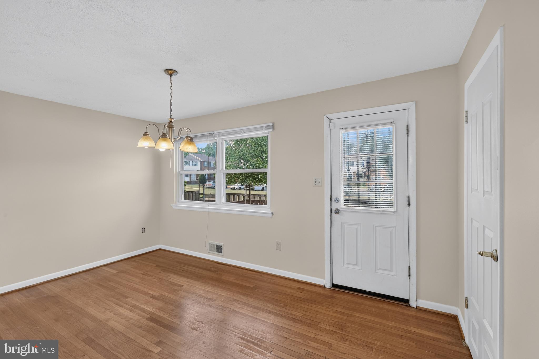 MONIKA COURTS CONDO - Residential