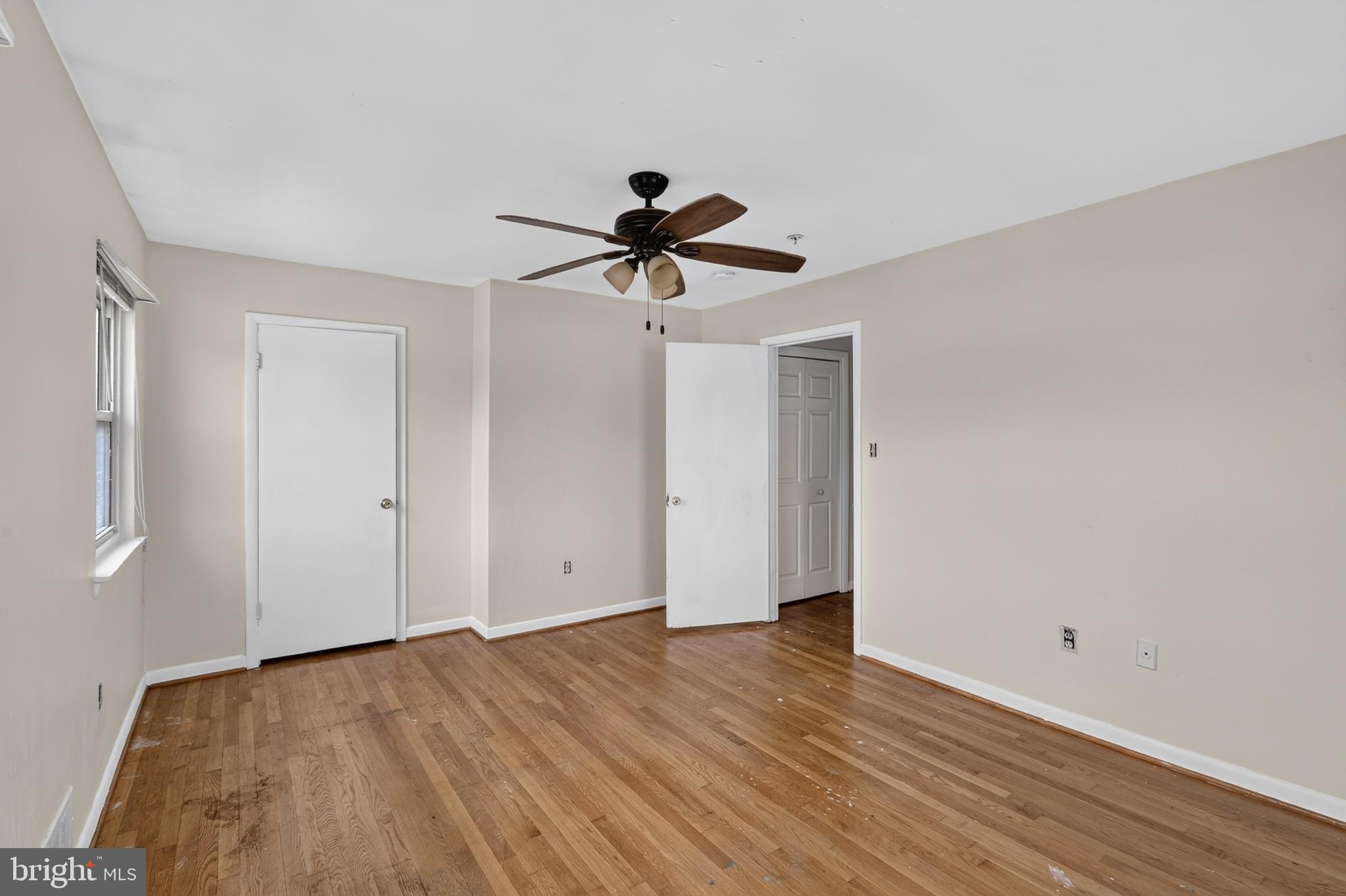 MONIKA COURTS CONDO - Residential