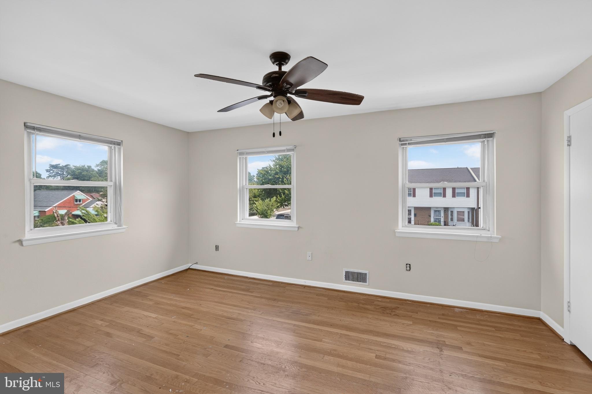 MONIKA COURTS CONDO - Residential