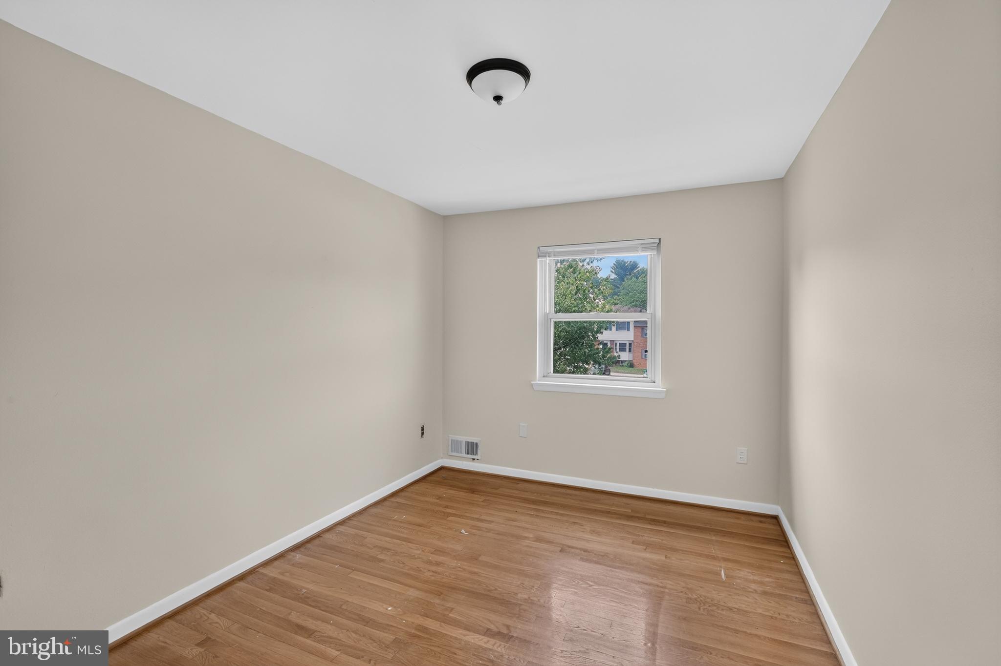 MONIKA COURTS CONDO - Residential