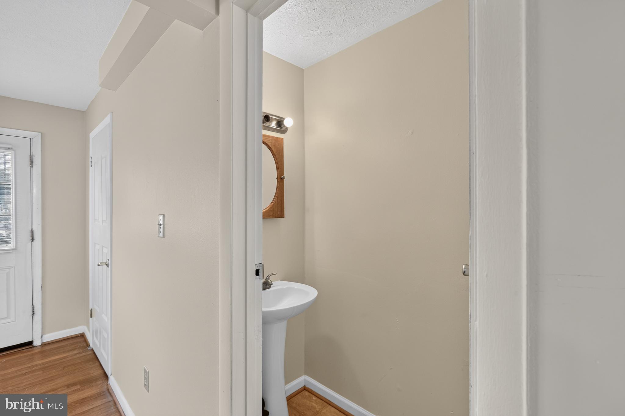MONIKA COURTS CONDO - Residential