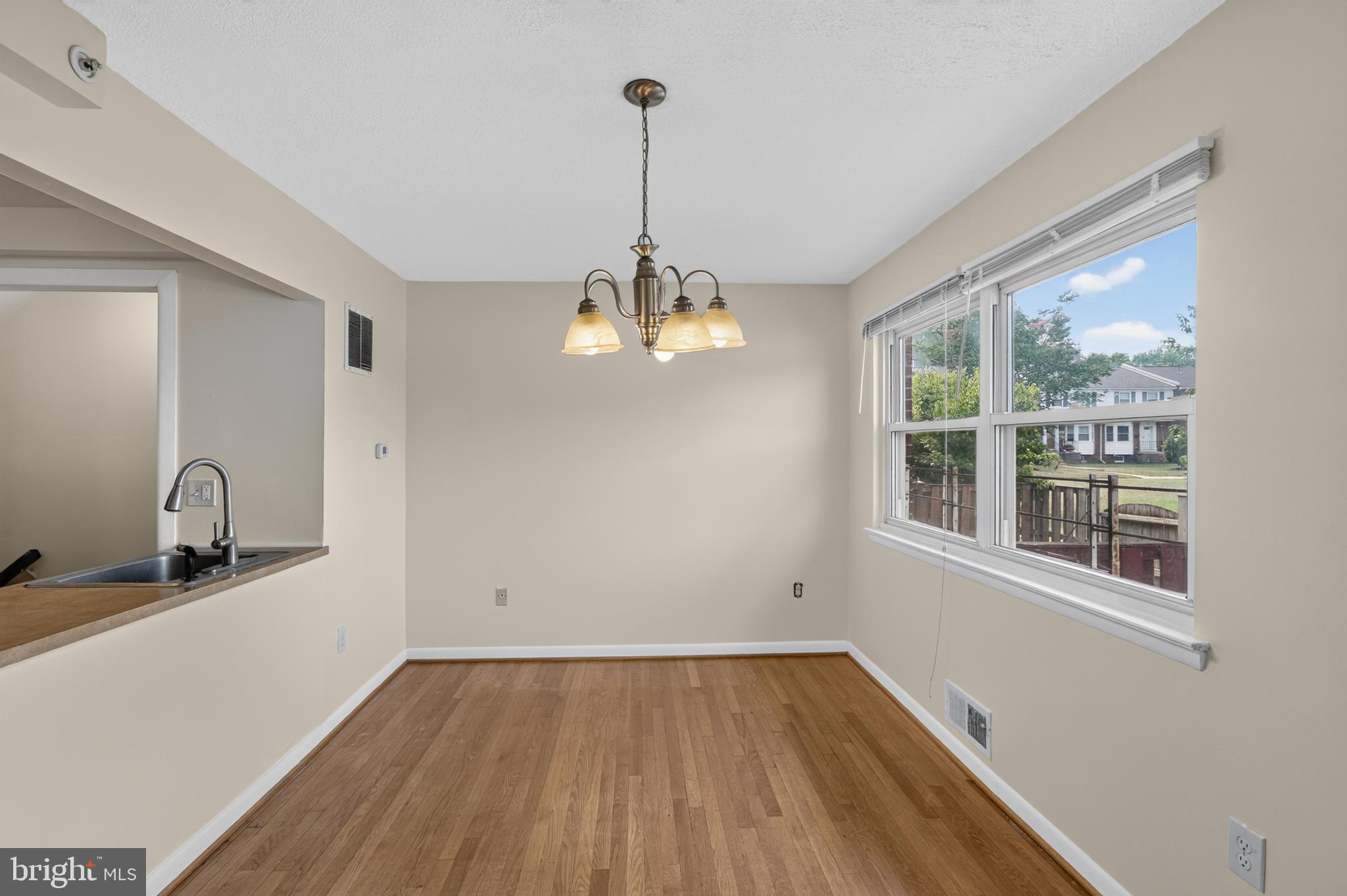 MONIKA COURTS CONDO - Residential