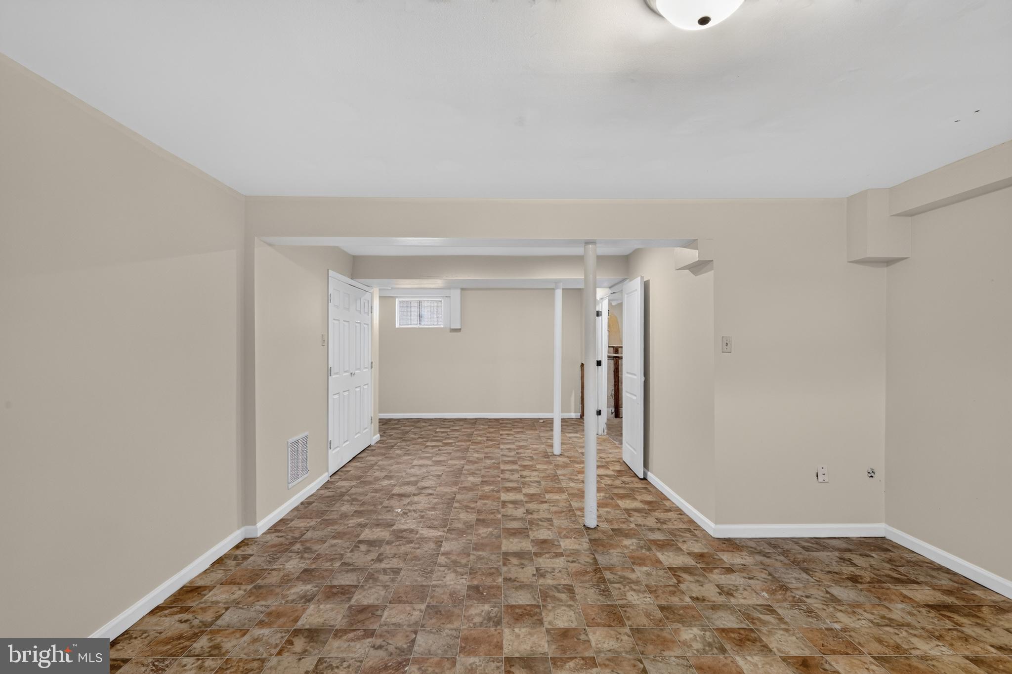MONIKA COURTS CONDO - Residential