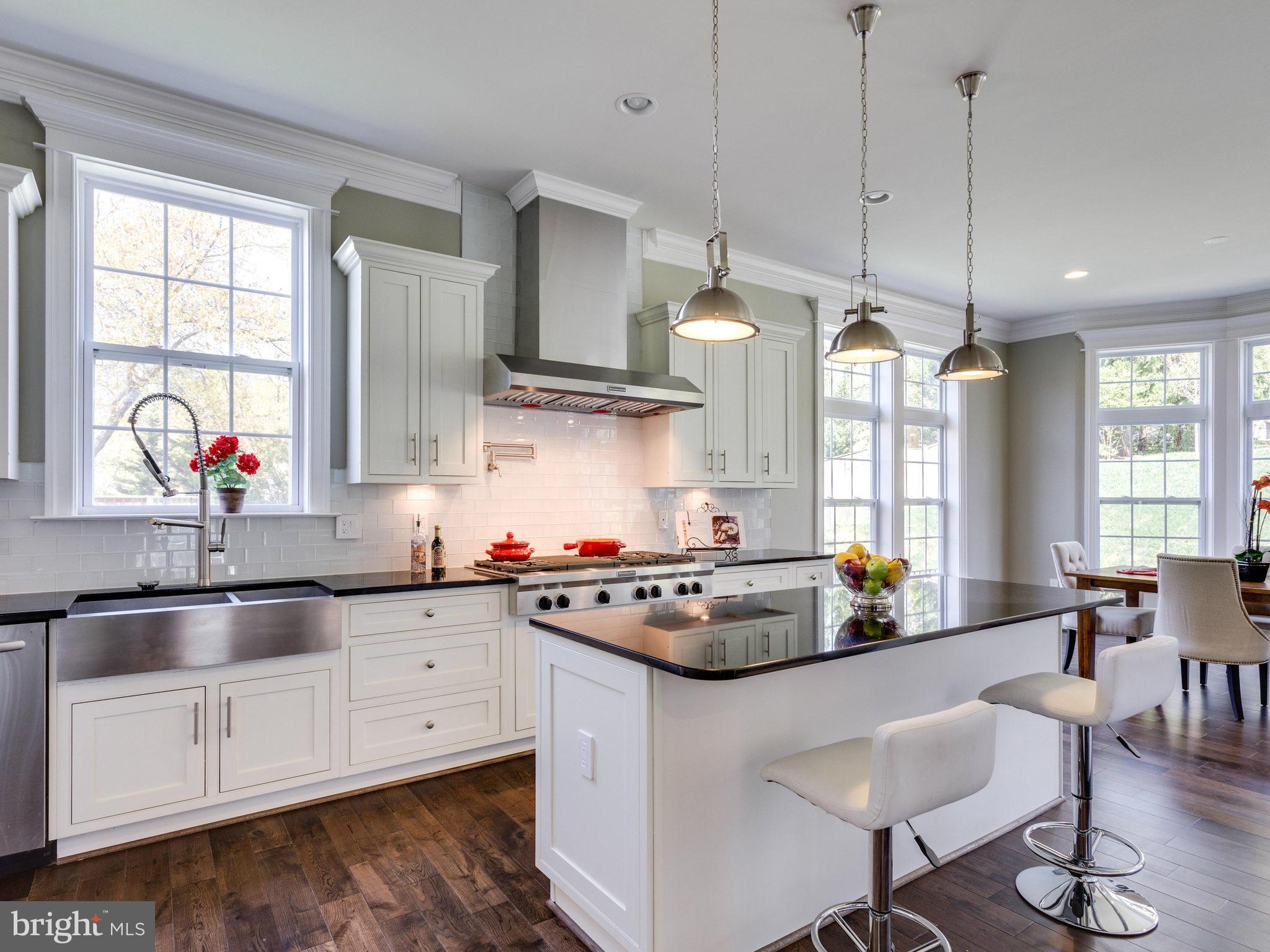 LANGLEY MANOR - Residential
